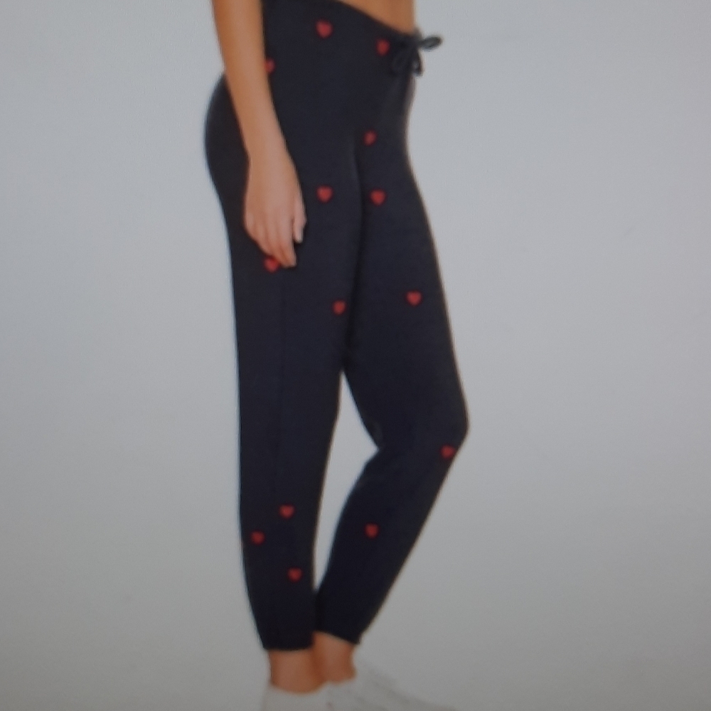 Chaser Tiny Hearts Sweatpants Black Red Heart Print Small New - Picture 2 of 12